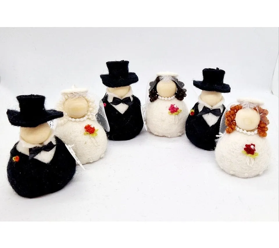 Felt wool Bride and Groom - Wedding Couple