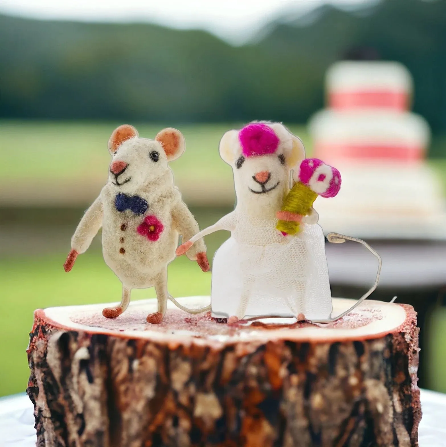 Hand crafted felted wool Wedding Mice Couple figures, white mice wedding couple, mice cheese tower topper, wedding cake mice topper, Wedding gift