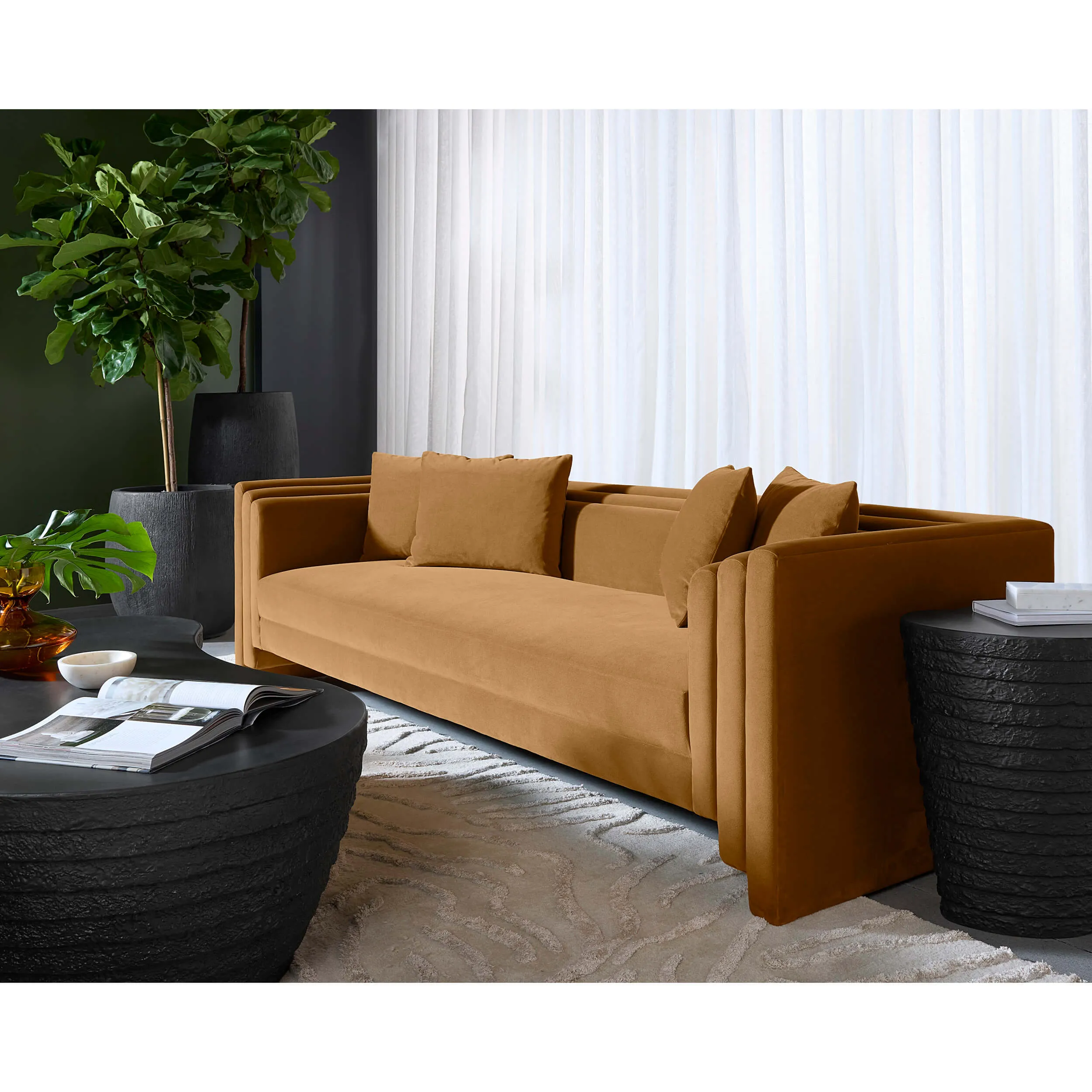 Kira Sofa, Meg Gold