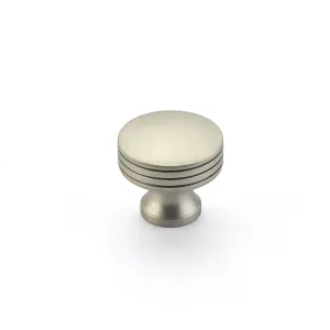 Schaub Menlo Park Round Layered Knob